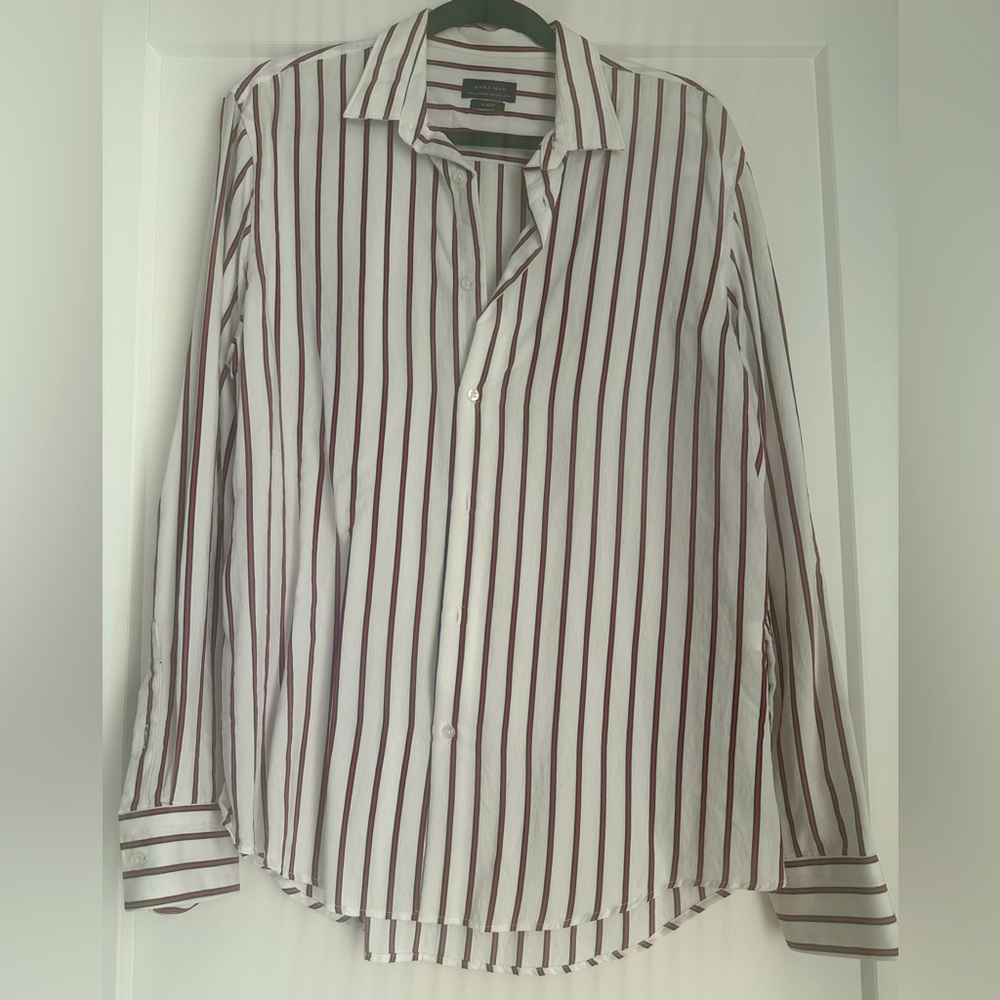 Collared stripped men’s button up